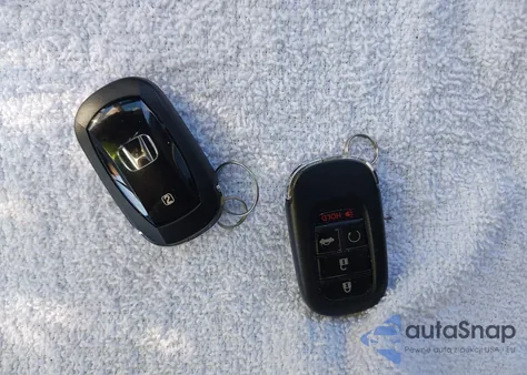 2024 Honda Accord Touring z USA, uszkodzony, nr VIN 1HGCY2F86RA059836